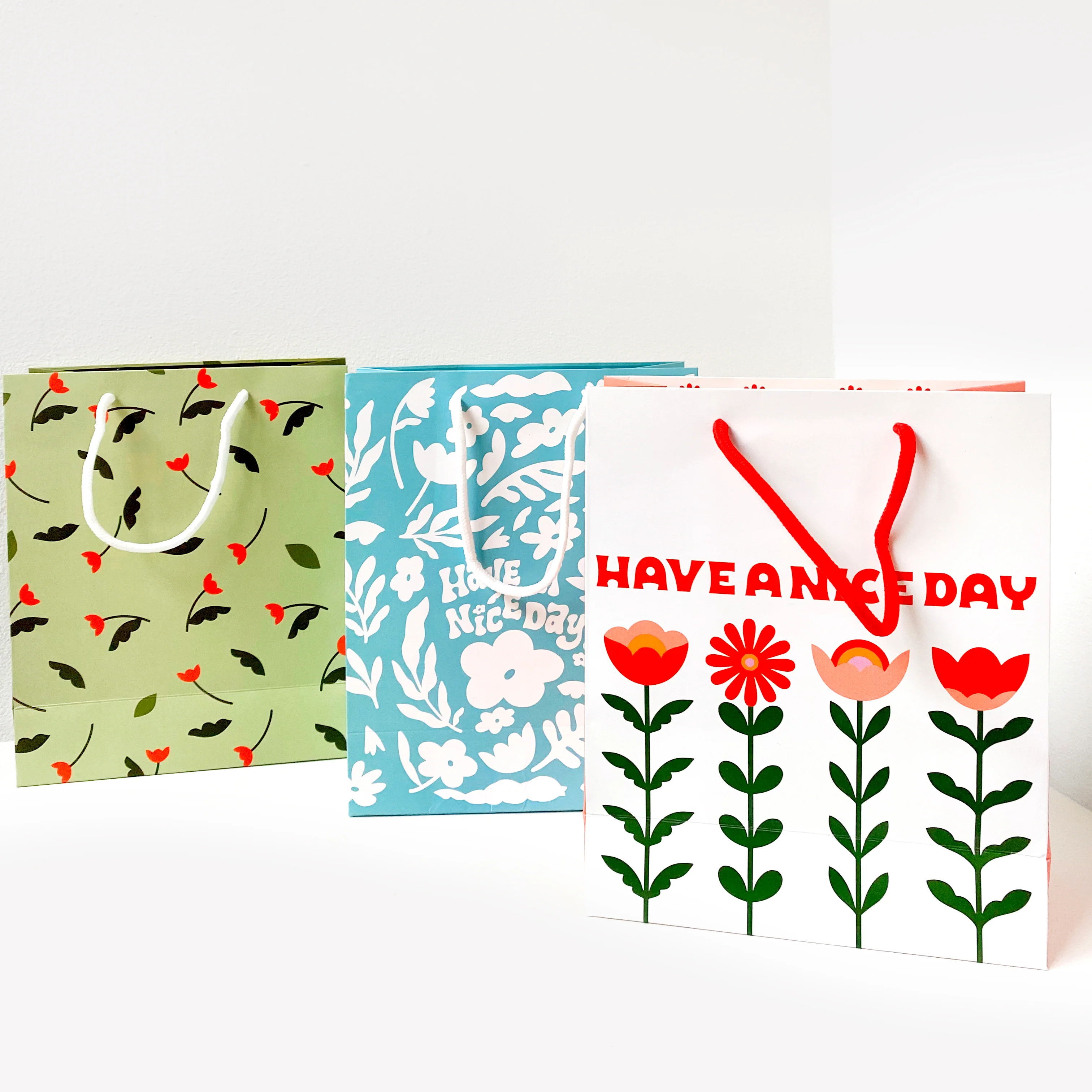 Holiday Flower Gift Bag A5 - Image 3